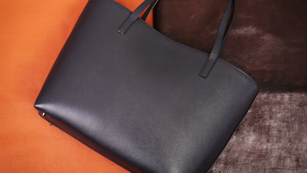guida per pulire una borsa in pelle